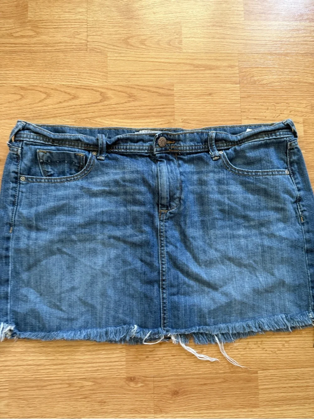 Old Navy Vintage Y2K Low Rise Distressed Denim Mini Skirt Size 16
